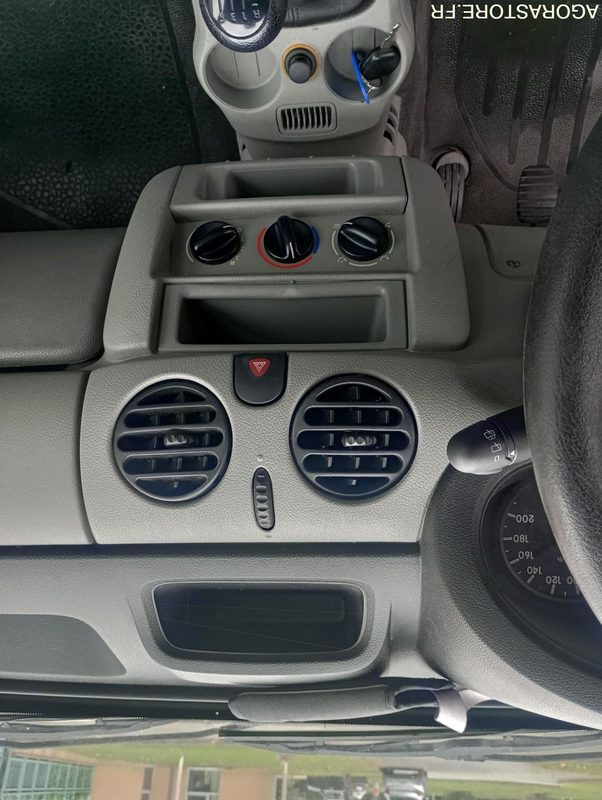 Renault Kangoo 2004 62013 kms - Мало комбе: слика 4 Renault Kangoo 2004 62013 kms - Мало комбе: слика 4