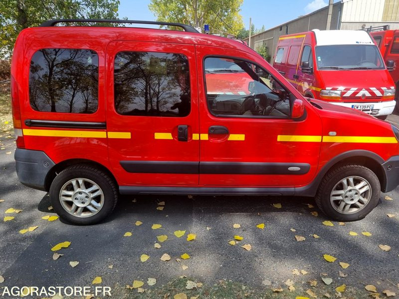 Renault Kangoo 4x4 - 9031 YE 63 - 2006 - Мало комбе: слика 4 Renault Kangoo 4x4 - 9031 YE 63 - 2006 - Мало комбе: слика 4