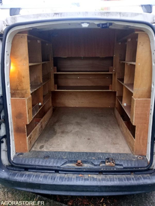 Renault Kangoo 6CV 136506 kms 2009 - Мало комбе: слика 3 Renault Kangoo 6CV 136506 kms 2009 - Мало комбе: слика 3