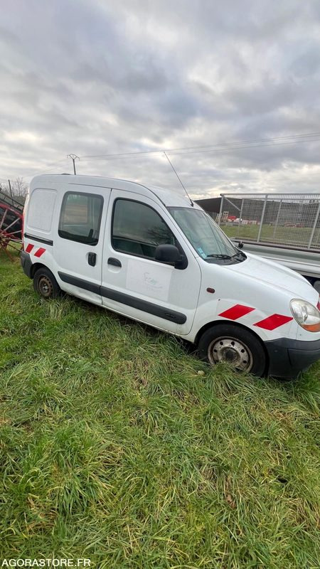 Renault Kangoo en l’état - Мало комбе: слика 2 Renault Kangoo en l’état - Мало комбе: слика 2