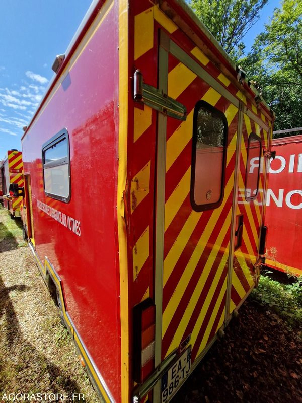 Renault Master - 2016 - 284285 - EA986TJ - Автомобил: слика 4 Renault Master - 2016 - 284285 - EA986TJ - Автомобил: слика 4