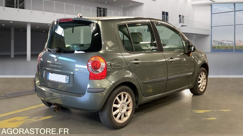 Renault Modus 1.6 16V LUXE PRIVILÈGE - Автомобил: слика 2 Renault Modus 1.6 16V LUXE PRIVILÈGE - Автомобил: слика 2