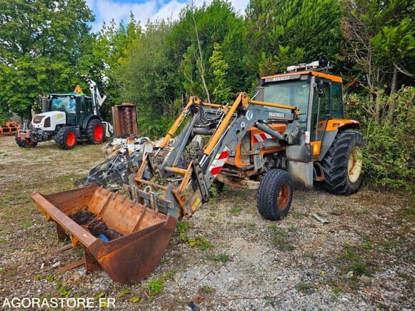 Renault R3143 - Трактор: слика 1 Renault R3143 - Трактор: слика 1