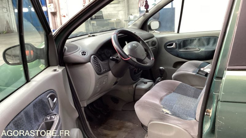 Renault Scenic 1.6 16V - Мотоцикл: слика 4 Renault Scenic 1.6 16V - Мотоцикл: слика 4