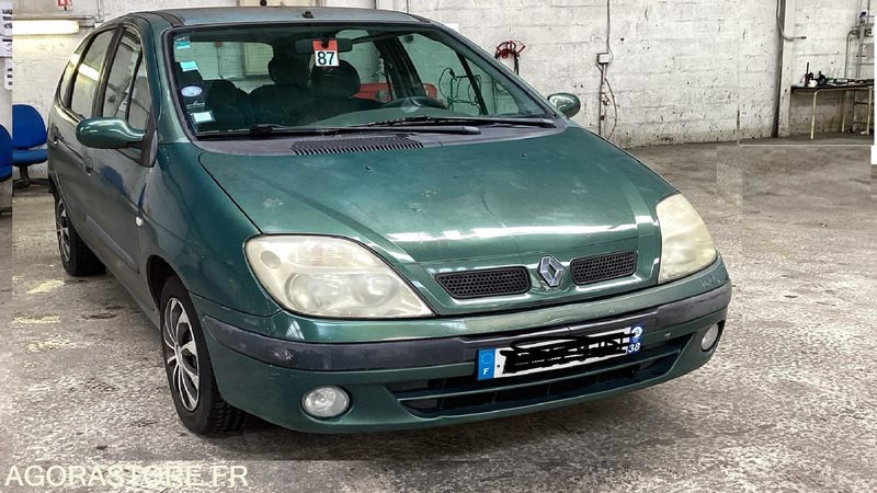 Renault Scenic 1.6 16V - Мотоцикл: слика 1 Renault Scenic 1.6 16V - Мотоцикл: слика 1