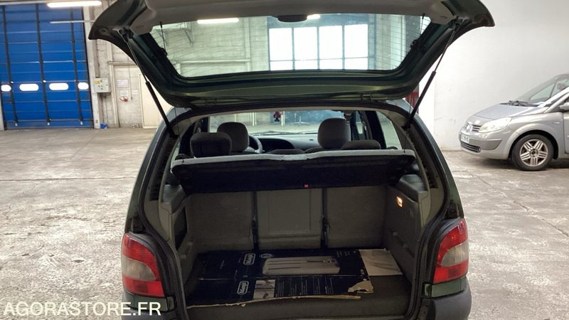 Renault Scenic 1.6 16V - Мотоцикл: слика 5 Renault Scenic 1.6 16V - Мотоцикл: слика 5