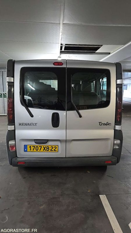 Renault Trafic - 2004 - 257907kms - 1707-XB-22 - Минибус, Патничко комбе: слика 2 Renault Trafic - 2004 - 257907kms - 1707-XB-22 - Минибус, Патничко комбе: слика 2
