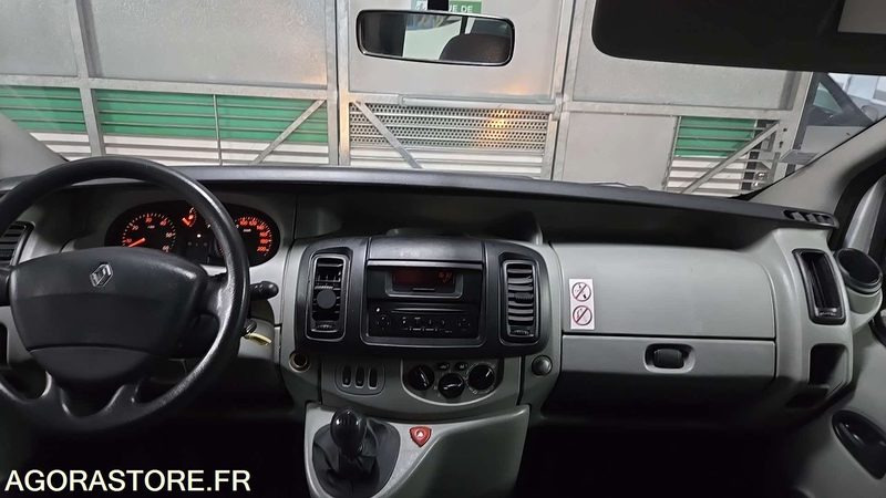 Renault Trafic - 2004 - 257907kms - 1707-XB-22 - Минибус, Патничко комбе: слика 5 Renault Trafic - 2004 - 257907kms - 1707-XB-22 - Минибус, Патничко комбе: слика 5