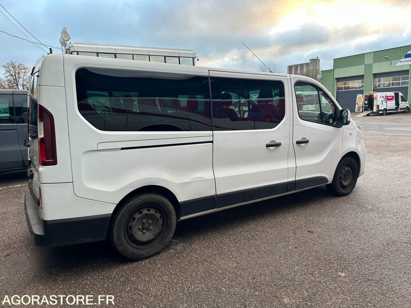 Renault Trafic 8 places / ED-593-MY / 463 642kms - Минибус, Патничко комбе: слика 4 Renault Trafic 8 places / ED-593-MY / 463 642kms - Минибус, Патничко комбе: слика 4
