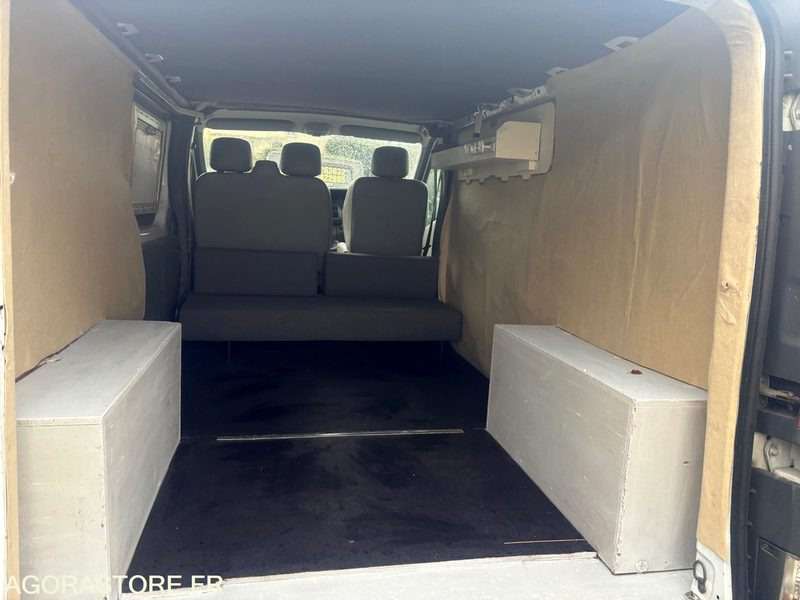 Renault Trafic dci 115 / 228000 km - Immatriculation anglaise - Мало комбе, Комби со двојна кабина: слика 2 Renault Trafic dci 115 / 228000 km - Immatriculation anglaise - Мало комбе, Комби со двојна кабина: слика 2