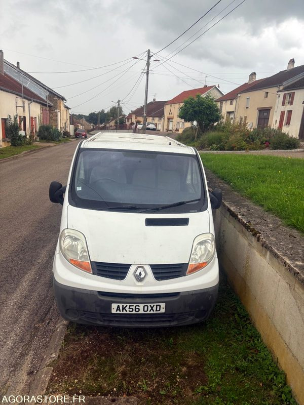Renault Trafic dci 115 / 228000 km - Immatriculation anglaise - Мало комбе, Комби со двојна кабина: слика 4 Renault Trafic dci 115 / 228000 km - Immatriculation anglaise - Мало комбе, Комби со двојна кабина: слика 4