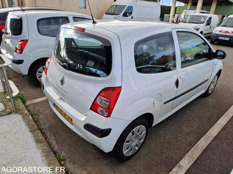 Renault Twingo - 2007 - 102606 - 58ALD29 - Автомобил: слика 3 Renault Twingo - 2007 - 102606 - 58ALD29 - Автомобил: слика 3