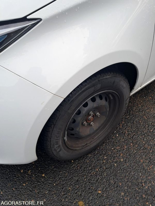 Renault ZOE EM-365-YT - Автомобил: слика 4 Renault ZOE EM-365-YT - Автомобил: слика 4