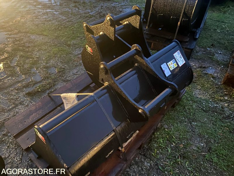 Godet Curage 1200mm S40 NEUF - Резервни делови за Градежна машина: слика 1 Godet Curage 1200mm S40 NEUF - Резервни делови за Градежна машина: слика 1