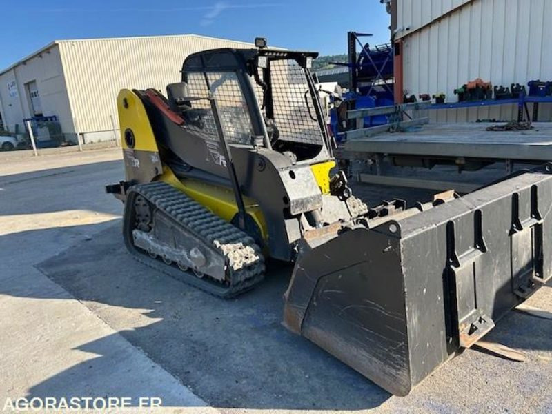 SKID JCB T190 2007 1150 HRS AVEC GODETS, FOURCHE ET TOMBEREAU - Натоварувач: слика 1 SKID JCB T190 2007 1150 HRS AVEC GODETS, FOURCHE ET TOMBEREAU - Натоварувач: слика 1