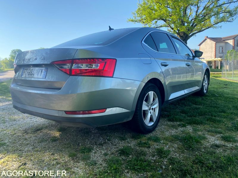 Skoda superb 2l Tdi - 2020 - 408 000km - BON ETAT GENERAL - Автомобил: слика 2 Skoda superb 2l Tdi - 2020 - 408 000km - BON ETAT GENERAL - Автомобил: слика 2