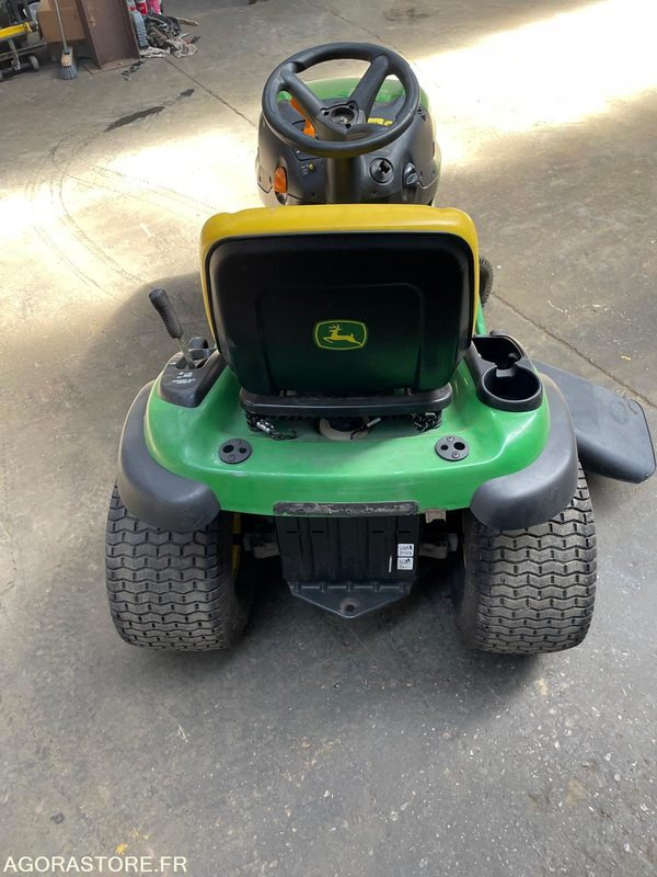 TONDEUSE AUTOPORTEE JOHN DEERE LA155 ESSENCE (PRIX AFFICHE HT - TVA 20%) - Градинарска косилка: слика 3 TONDEUSE AUTOPORTEE JOHN DEERE LA155 ESSENCE (PRIX AFFICHE HT - TVA 20%) - Градинарска косилка: слика 3