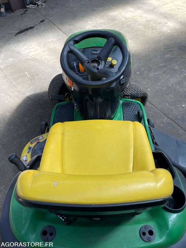 TONDEUSE AUTOPORTEE JOHN DEERE LA155 ESSENCE (PRIX AFFICHE HT - TVA 20%) - Градинарска косилка: слика 5 TONDEUSE AUTOPORTEE JOHN DEERE LA155 ESSENCE (PRIX AFFICHE HT - TVA 20%) - Градинарска косилка: слика 5
