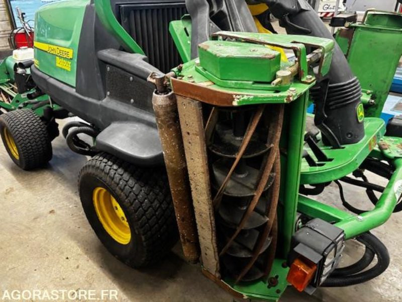 TONDEUSE HELICOIDALE JOHN DEERE 8400-ROULANTE-1521 HEURES. - Градинарска косилка: слика 1 TONDEUSE HELICOIDALE JOHN DEERE 8400-ROULANTE-1521 HEURES. - Градинарска косилка: слика 1