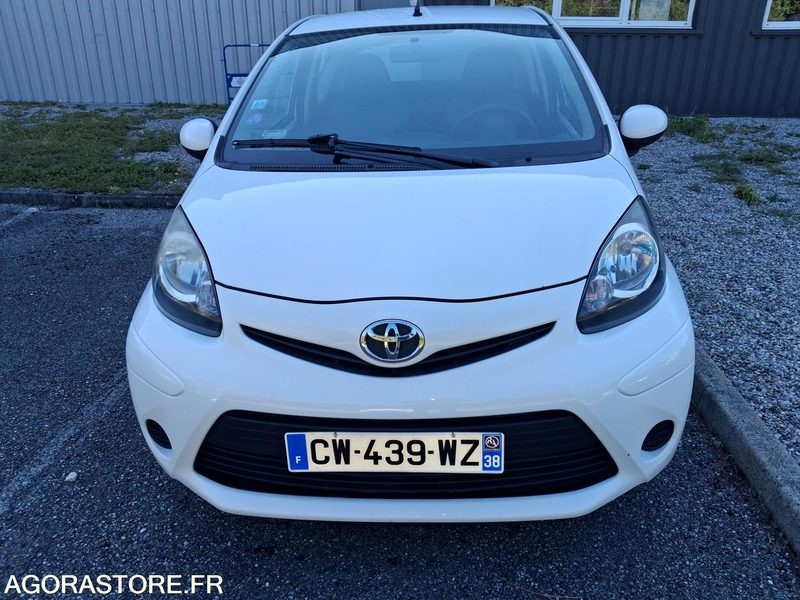 TOYOTA AYGO - Мало комбе: слика 1 TOYOTA AYGO - Мало комбе: слика 1