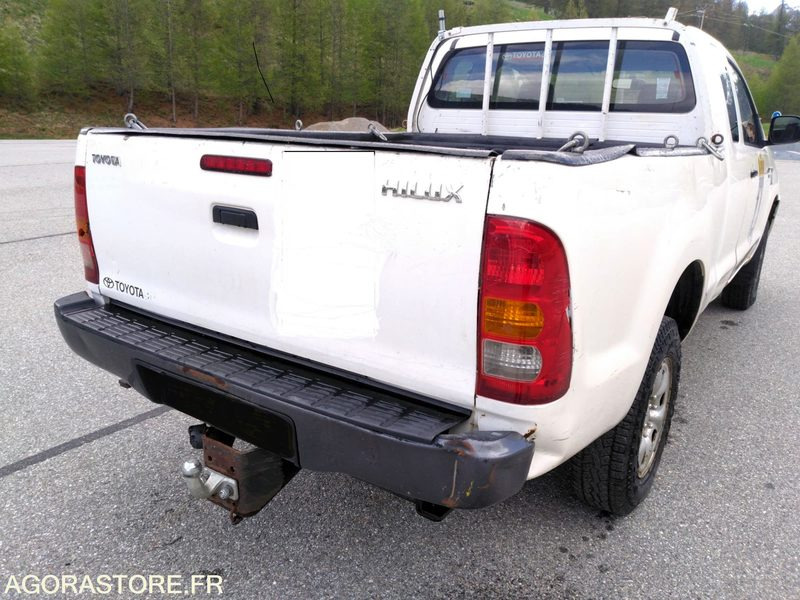TOYOTA HILUX - Комби кипер: слика 2 TOYOTA HILUX - Комби кипер: слика 2