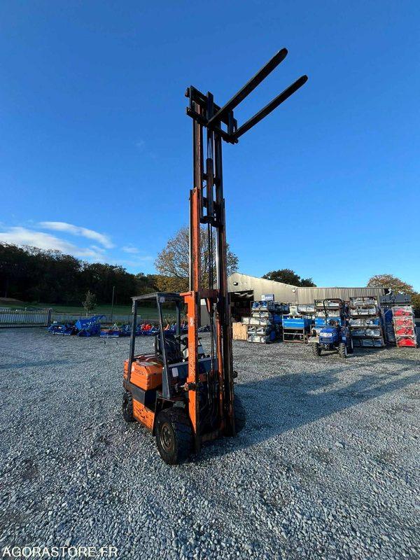 TOYOTA chariot levée libre TOYOTA 025FD18 Diesel - Дизел вилушкар: слика 1 TOYOTA chariot levée libre TOYOTA 025FD18 Diesel - Дизел вилушкар: слика 1