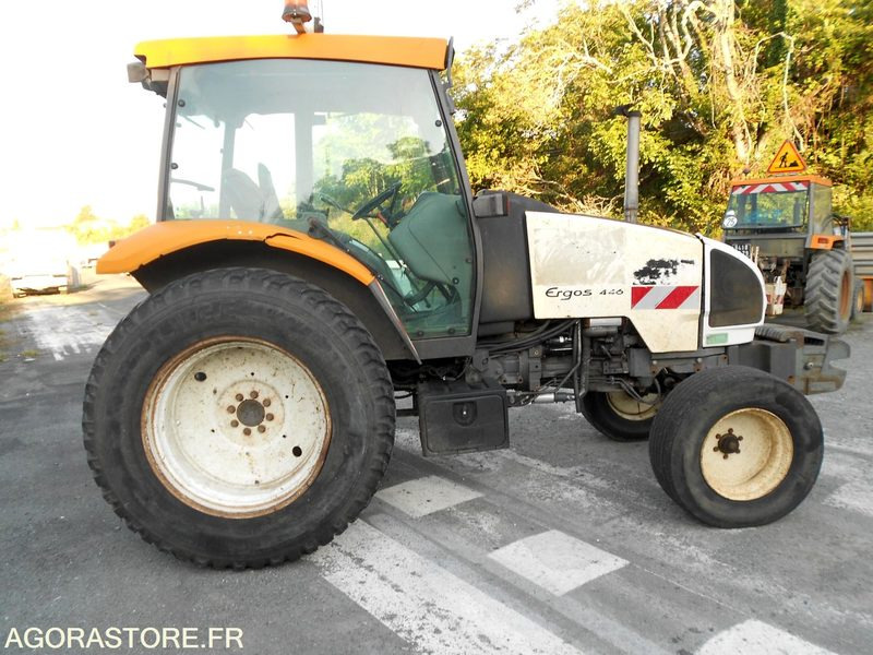 TRACTEUR RENAULT ERGOS 446 - Трактор: слика 2 TRACTEUR RENAULT ERGOS 446 - Трактор: слика 2