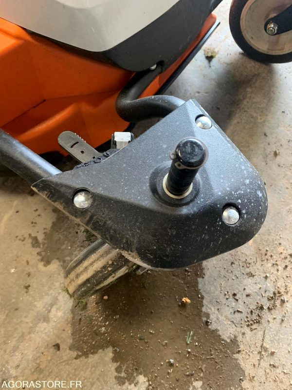 Tondeuse STIHL - Градинарска косилка: слика 4 Tondeuse STIHL - Градинарска косилка: слика 4