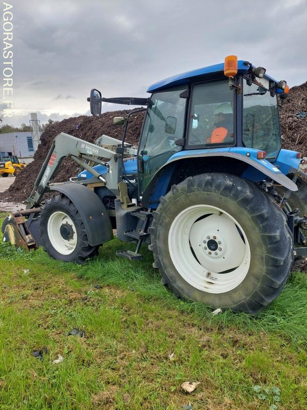 Tracteur New Holland avec chargeuse Mailleux - Трактор: слика 1 Tracteur New Holland avec chargeuse Mailleux - Трактор: слика 1