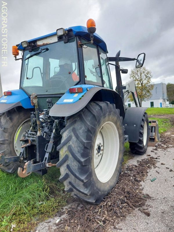Tracteur New Holland avec chargeuse Mailleux - Трактор: слика 3 Tracteur New Holland avec chargeuse Mailleux - Трактор: слика 3
