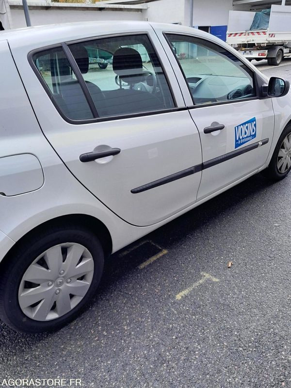 Très belle Renault Clio 2010 Essence/GPL - Автомобил: слика 3 Très belle Renault Clio 2010 Essence/GPL - Автомобил: слика 3