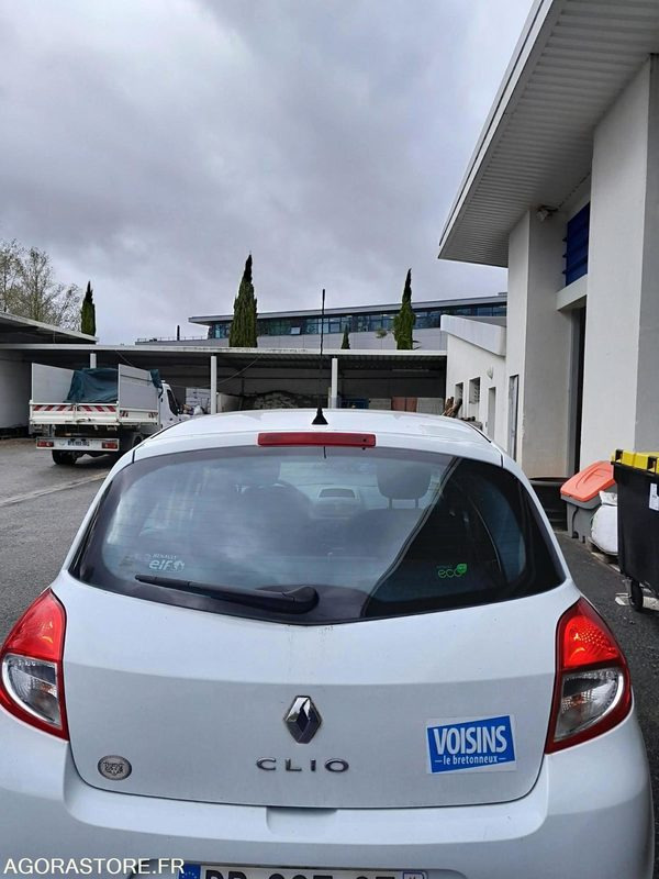 Très belle Renault Clio 2010 Essence/GPL - Автомобил: слика 2 Très belle Renault Clio 2010 Essence/GPL - Автомобил: слика 2