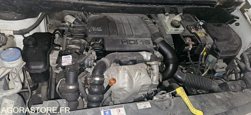 VEHICULE FRIGORIFIQUE PEUGEOT PARTNER AB519FR - Мало комбе: слика 2 VEHICULE FRIGORIFIQUE PEUGEOT PARTNER AB519FR - Мало комбе: слика 2