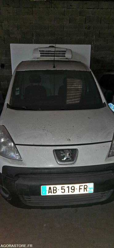 VEHICULE FRIGORIFIQUE PEUGEOT PARTNER AB519FR - Мало комбе: слика 1 VEHICULE FRIGORIFIQUE PEUGEOT PARTNER AB519FR - Мало комбе: слика 1