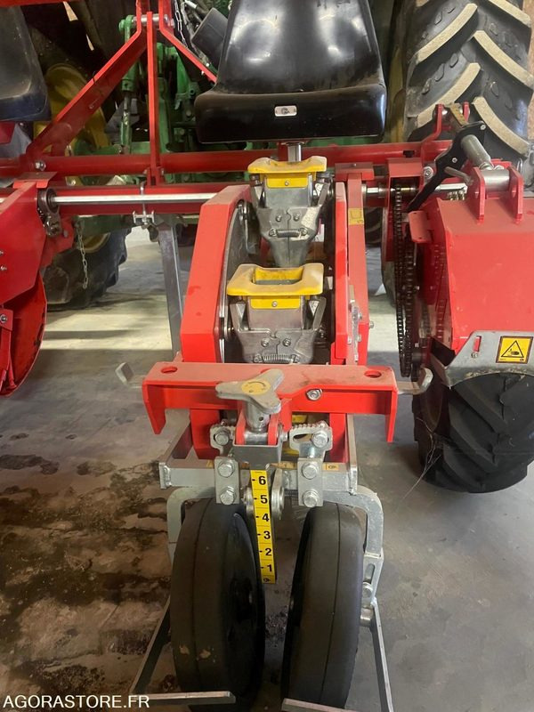 PLANTEUSE CHECCI&MAGLI - 2021 - TRES BON ETAT - Земјоделска машина: слика 4 PLANTEUSE CHECCI&MAGLI - 2021 - TRES BON ETAT - Земјоделска машина: слика 4