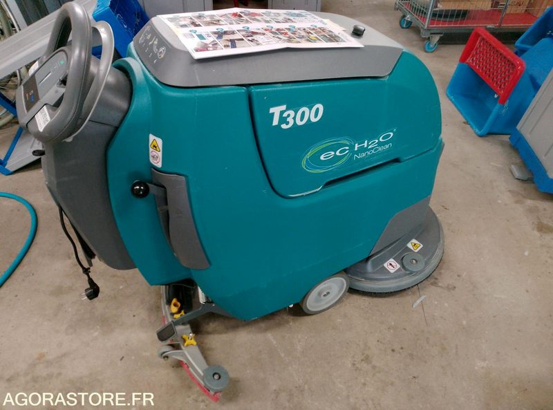 Auto laveuse TENNANT T300 - Машина за чистење подови: слика 2 Auto laveuse TENNANT T300 - Машина за чистење подови: слика 2