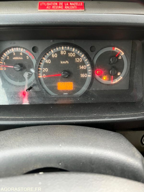 Nissan cabstar 2.5 dci nacelle 7m 129353km - Мало комбе: слика 5 Nissan cabstar 2.5 dci nacelle 7m 129353km - Мало комбе: слика 5