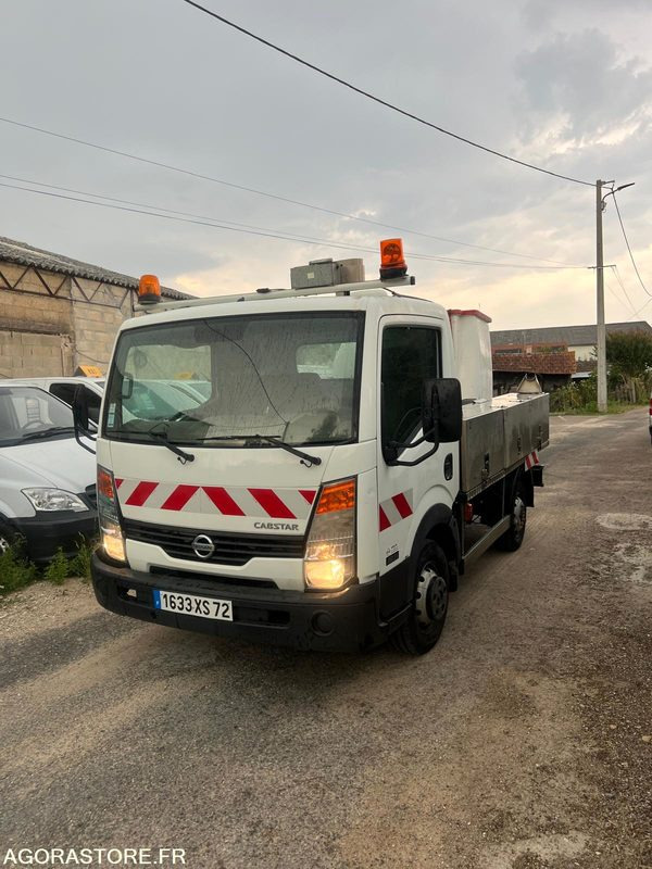 Nissan cabstar 2.5 dci nacelle 7m 129353km - Мало комбе: слика 2 Nissan cabstar 2.5 dci nacelle 7m 129353km - Мало комбе: слика 2