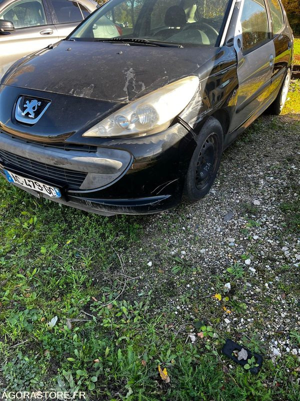 Peugeot 206+ 1.4 hdi 2009 185000km - Автомобил: слика 2 Peugeot 206+ 1.4 hdi 2009 185000km - Автомобил: слика 2