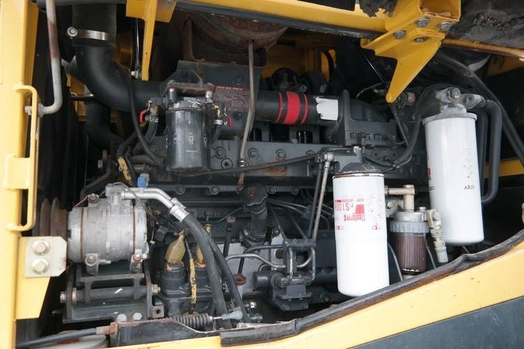 Натоварувач на тркала Komatsu WA 470-3: слика 10