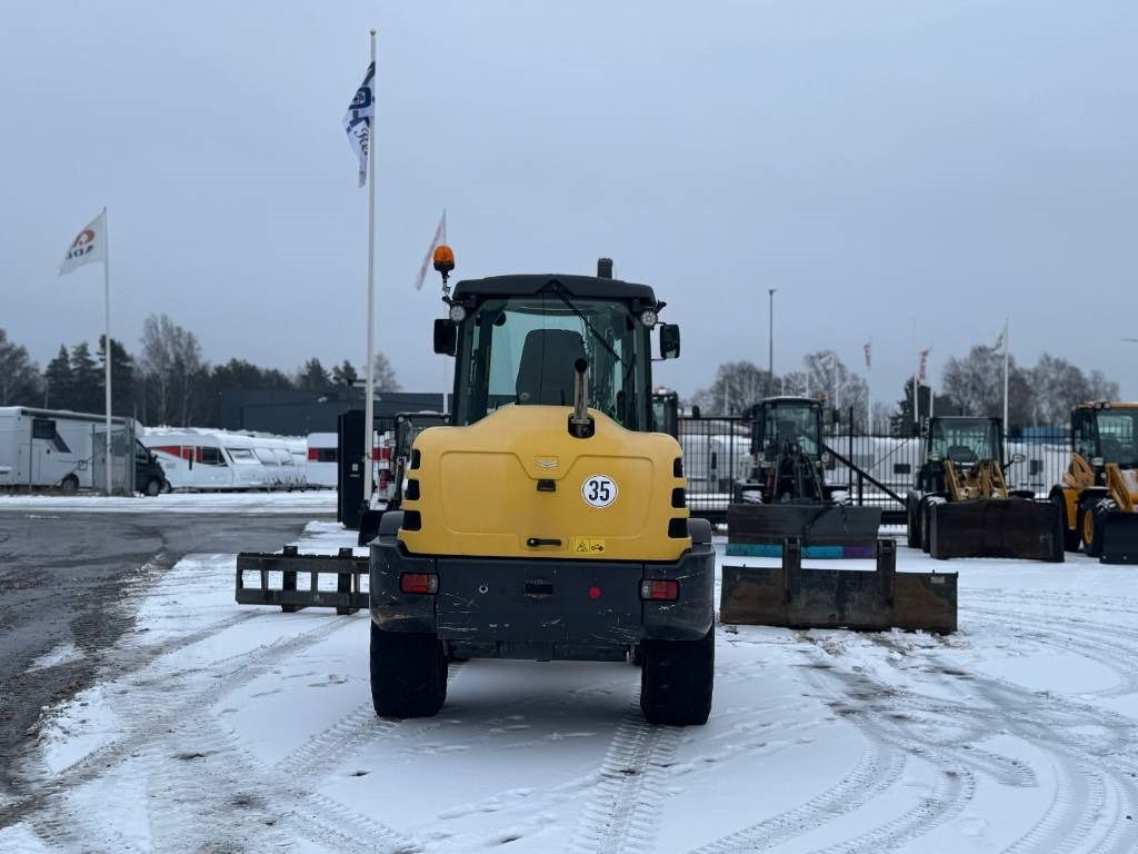 Yanmar V 120 - Натоварувач на тркала: слика 2 Yanmar V 120 - Натоварувач на тркала: слика 2