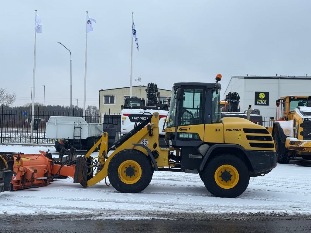 Yanmar V 120 - Натоварувач на тркала: слика 1 Yanmar V 120 - Натоварувач на тркала: слика 1