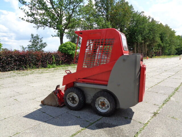 Gehl 1640 - Компактен натоварувач: слика 2 Gehl 1640 - Компактен натоварувач: слика 2