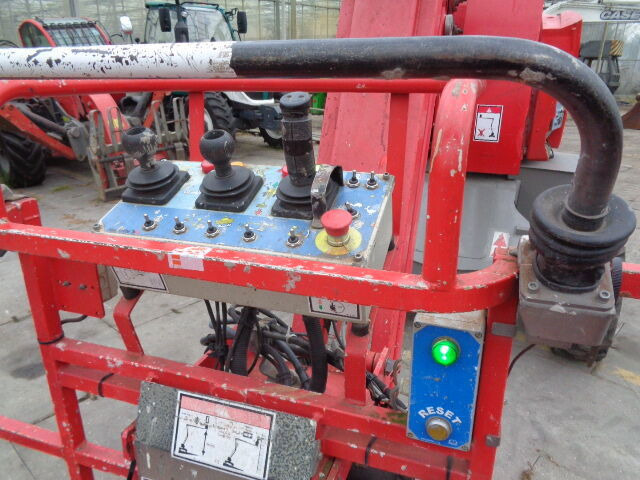 Дигачка зглобна платформа Haulotte HA120: слика 12 Дигачка зглобна платформа Haulotte HA120: слика 12