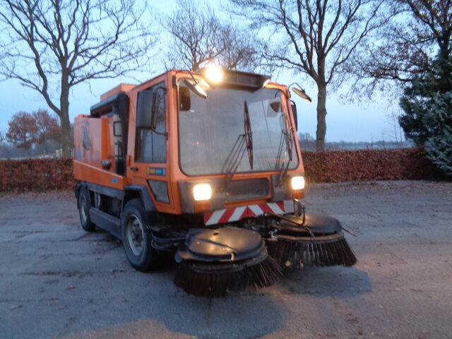 Schmidt Metro 500 4x2 - Возило за метење: слика 3 Schmidt Metro 500 4x2 - Возило за метење: слика 3