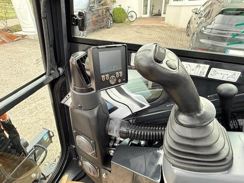 Hitachi ZX26 U-6 - Мини багер: слика 5 Hitachi ZX26 U-6 - Мини багер: слика 5