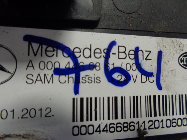 Mercedes-Benz MP4 control unit HELLA - Единица за контрола за Камион: слика 2 Mercedes-Benz MP4 control unit HELLA - Единица за контрола за Камион: слика 2