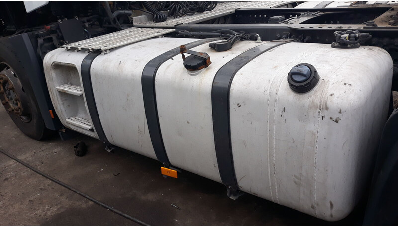 Mercedes-Benz complete fuel tank 820L - Резервоар за гориво за Камион: слика 1 Mercedes-Benz complete fuel tank 820L - Резервоар за гориво за Камион: слика 1