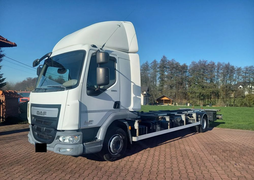 DAF 45 - Транспортер на контејнер/ Камион со променливо тело: слика 2 DAF 45 - Транспортер на контејнер/ Камион со променливо тело: слика 2