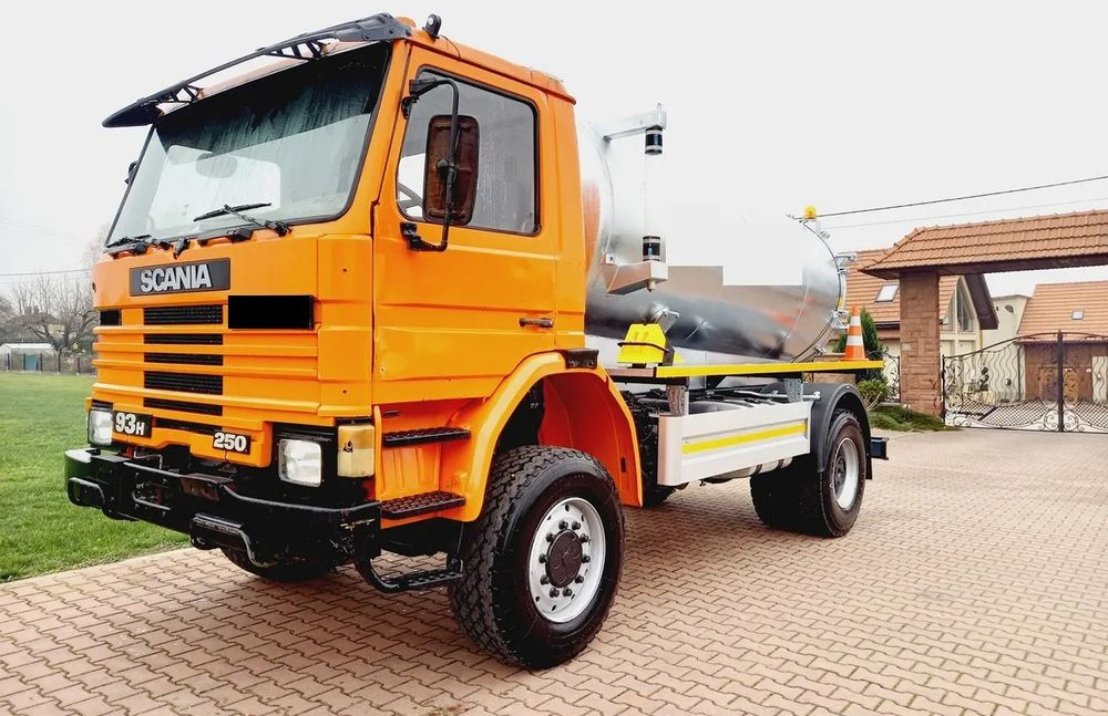 Scania 93 H 4X4 ALLROAD 4 WD - Камион цистерна: слика 1 Scania 93 H 4X4 ALLROAD 4 WD - Камион цистерна: слика 1